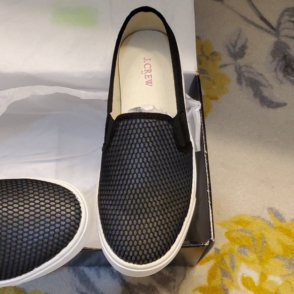J. Crew New Perforated Sneakers Size 6 - Picture 2 of 4